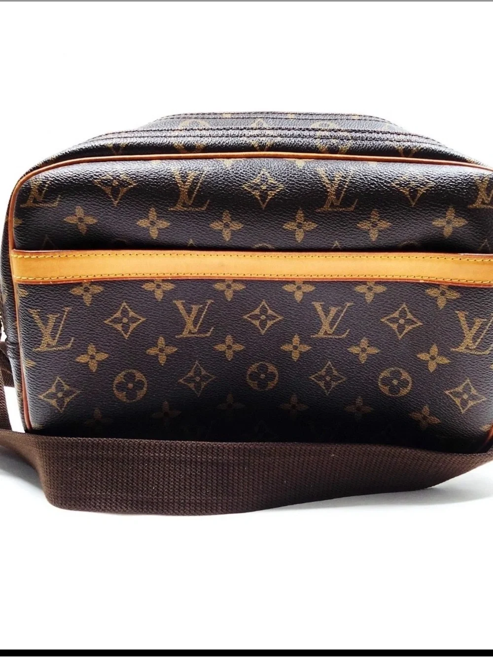 Authentic: Louis Vuitton Reporter Cross Body Bag